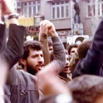 سفر به ایران قدیم؛ علی پروین و محمد مایلی‌کهن در راهپیمایی؛ داستان فوتبالیست‌های انقلابی + تصویر