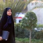 واکنش‌ها به ماجرای سفر کیش؛ وزیر راه زیر رادیکال