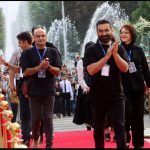 ادای احترام به گروه “شکار روباه” به مردگان در هورموزگان در تایکستان
