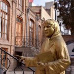 شعردرمانی؛ اظهار بی‌میلی به دنیای زودگذر در این شعر پروین اعتصامی دروغ است!