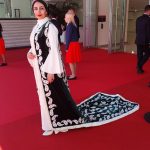 فرش قرمز زیر پای خانم و طراح مد ایرانی