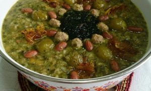 طرز تهیه سوپ گوجه‌ سبز؛ پیش‌غذای مناسب برای مهمانی‌های بهاری