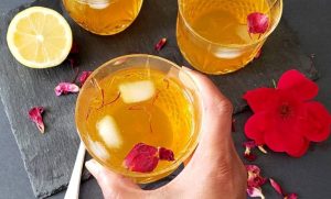 طرز تهیه شربت گلاب زعفران با روشی ساده برای پذیرایی