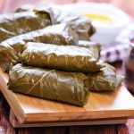 سبزی دلمه برگ مو چیست؟ معرفی سبزی‌های مخصوص این غذای محبوب